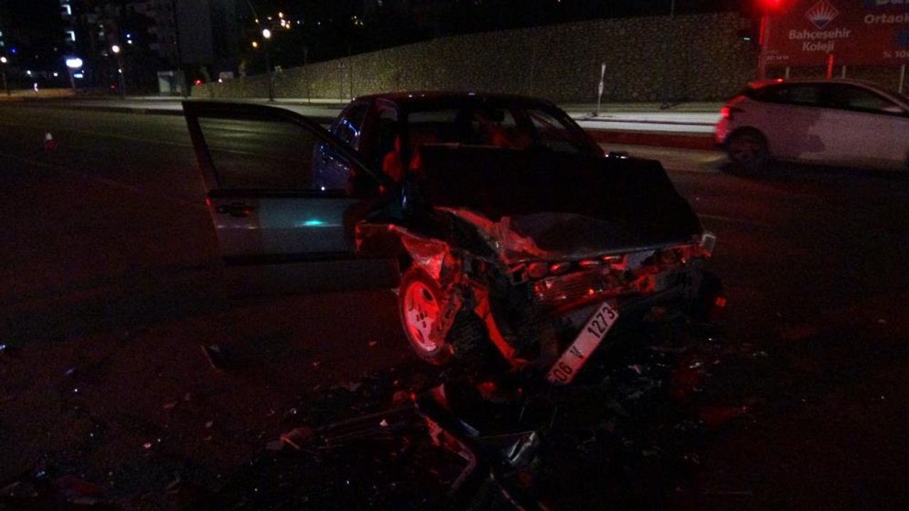 Malatya'da Kesişen Yollar Kazası: Tır ve Araç Çarpıştı, 3 Yaralı