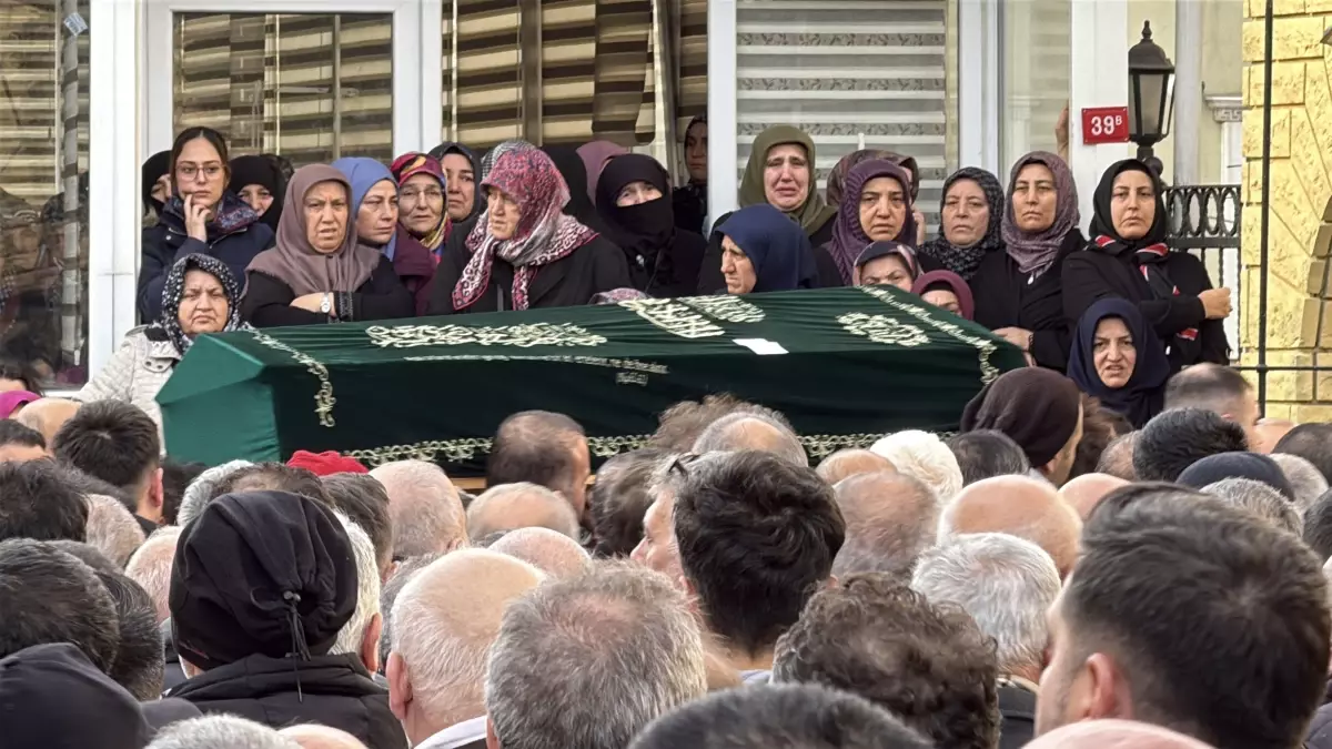Şişli'de trafik kazasında 2 kişi hayatını kaybetti.