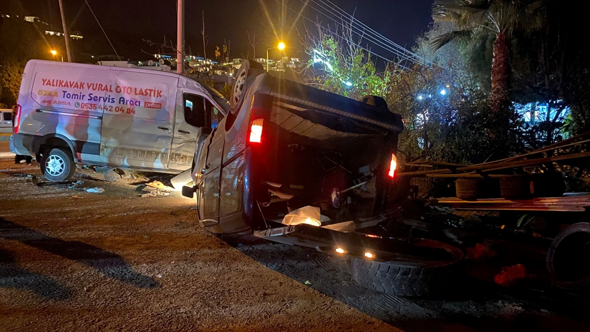 Bodrum'da meydana gelen trafik kazasında ağır yaralanan kişi hastanede yaşamını yitirdi.