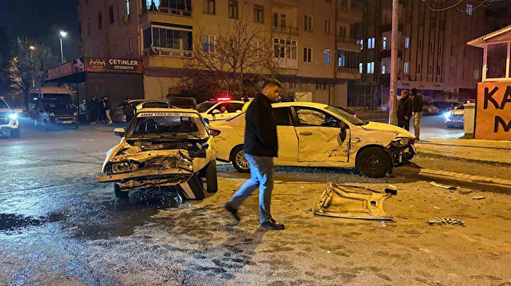 Melikgazi, Kayseri'de korkunç kaza: Kontrolden çıkan araç yaya grubuna çarptı.