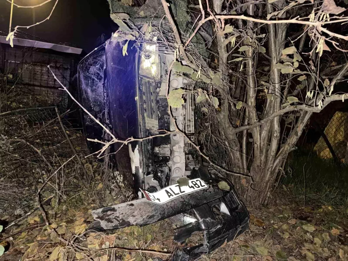 Sakarya'da trafik kazası sonucu 5 kişi yaralandı.