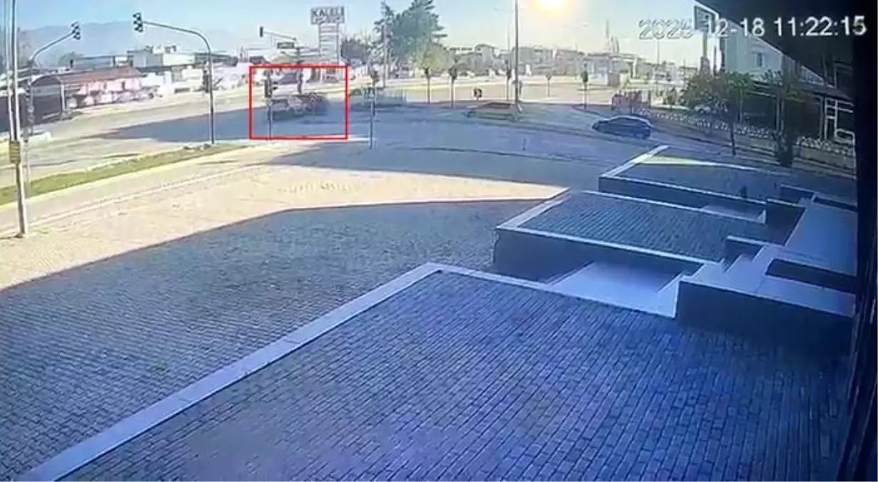 Bursa'da Trafik Kuralı İhlalinden Kaynaklanan Kaza