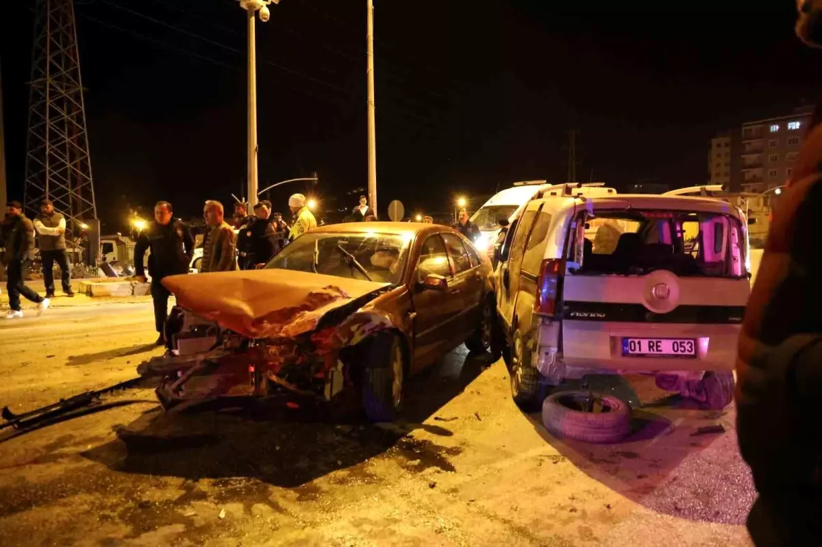 Kozan'da trafik kazasında iki kişi yaralandı.