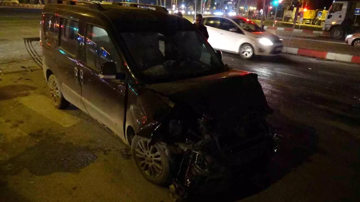 Malatya'da meydana gelen üç trafik olayında toplamda 5 kişi yaralandı.
