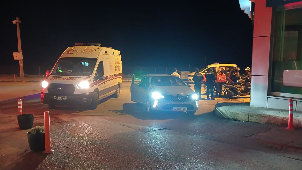 Sinop'ta kaza: Araç ile motosiklet çarpıştı, 2 kişi yaralandı.