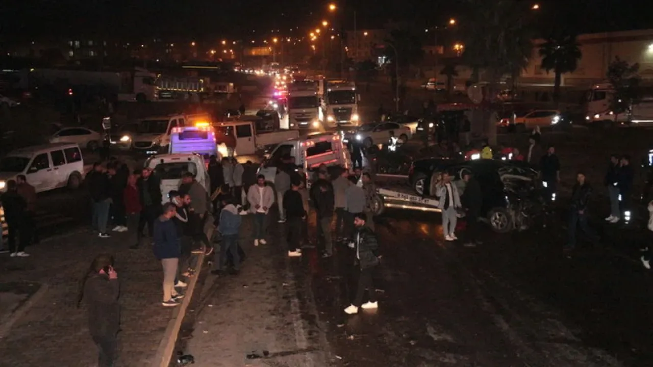 Şırnak'ta ardışık kaza: 7 kişi yaralandı.