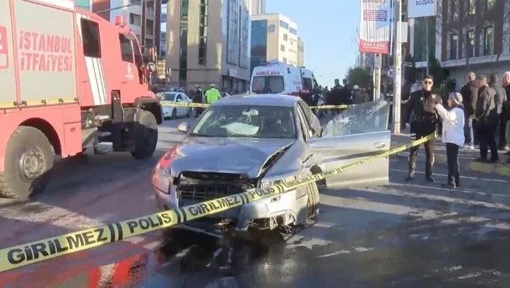 Şişli'deki kazada araç yayalar arasına daldı, ölü sayısı 3'e çıktı.