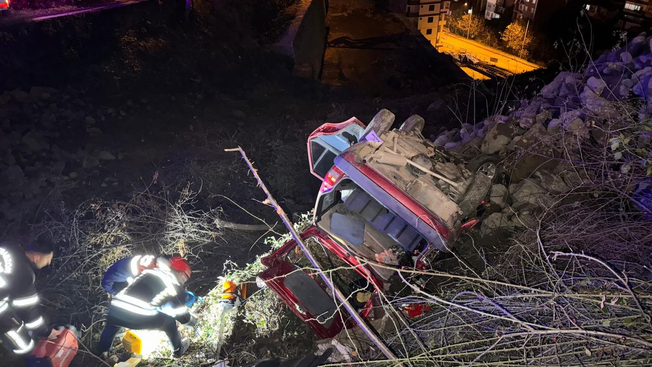 Trabzon Akçaabat'ta trafik kazasında bir ölü ve üç yaralı var.