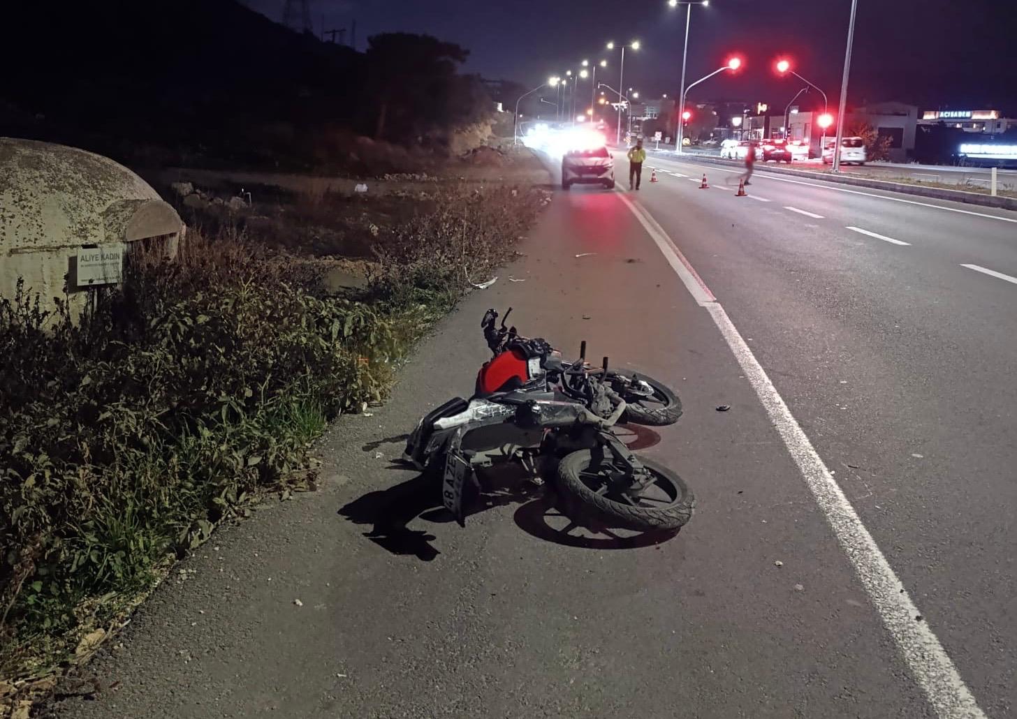Bodrum'da motosiklet kazasında bir kişi hayatını kaybetti, bir kişi yaralandı.