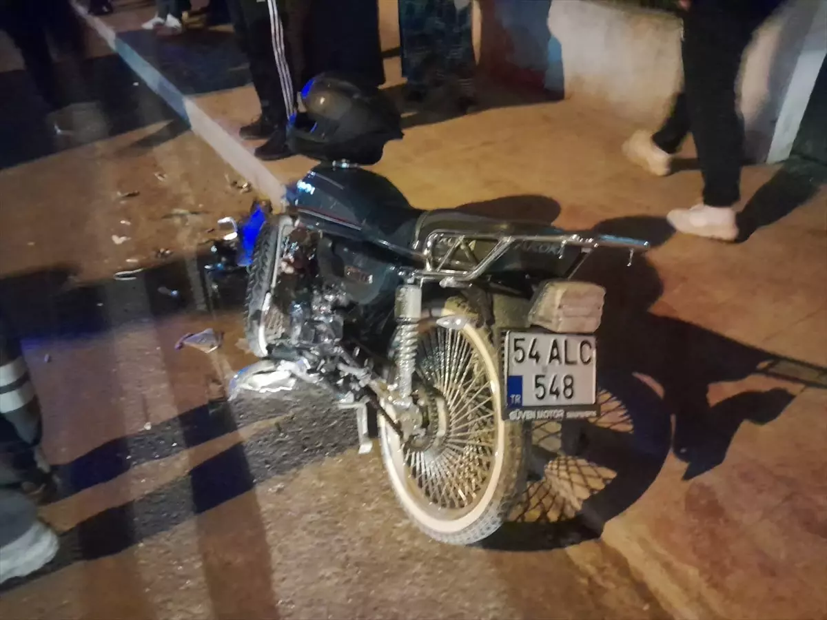 Geyve'de Genç Motosiklet Sürücüsü Ölümle Sonuçlanan Kazada Hayatını Kaybetti