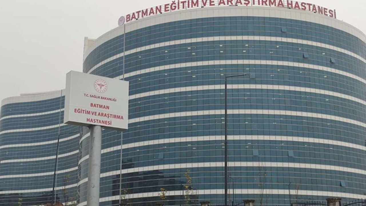 Batman Organize Sanayi Bölgesi yolunda trafik kazası: 4 kişi yaralandı.