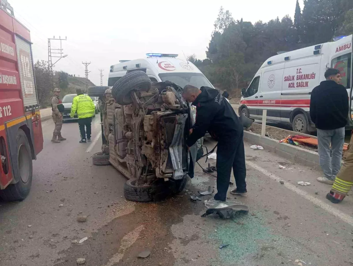 Hatay'da trafik kazası: 5 kişi yaralandı.