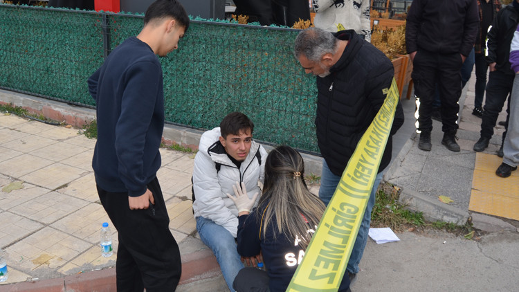 Lise öğrencisi, motosiklet kazasında yaşamını yitirdi.