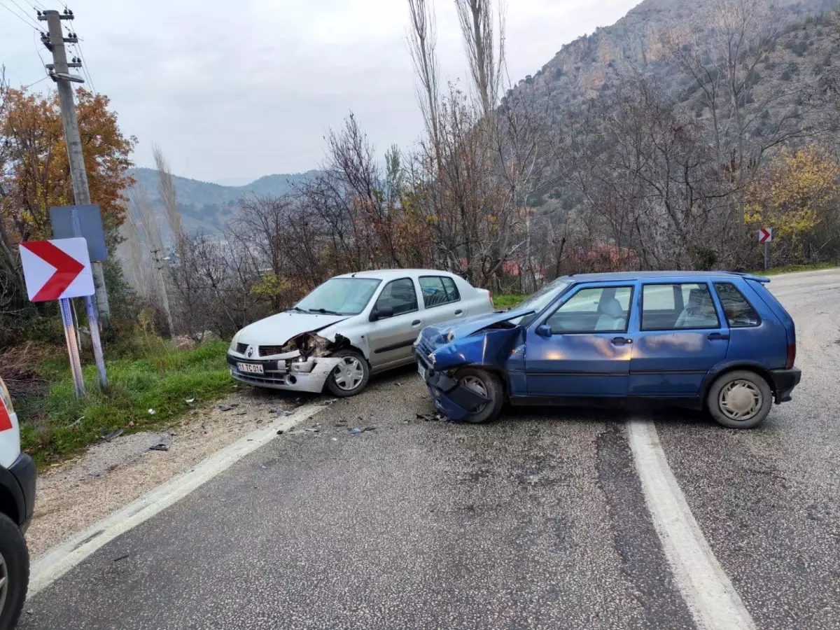 Bilecik'te Meydana Gelen Trafik Olayında 1 Kişi Yaralandı