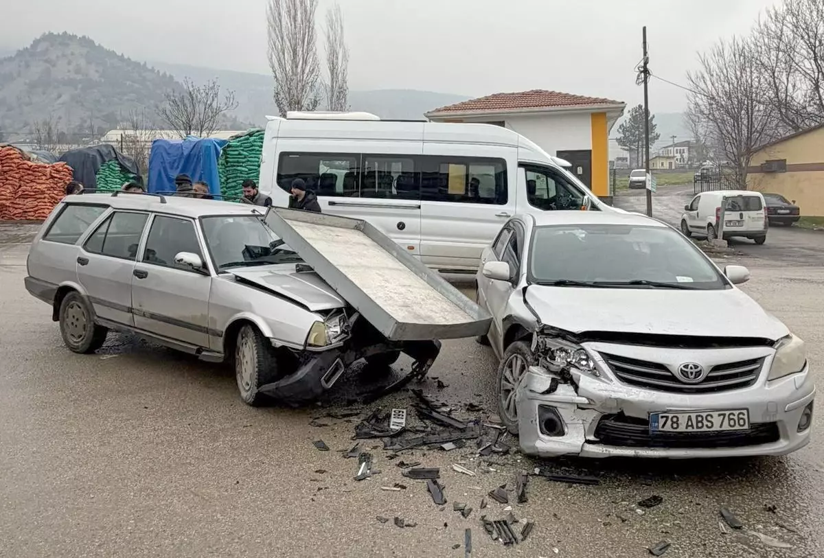 Karabük'ün Trafik Kazasında 1 Kişi Yaralandı.