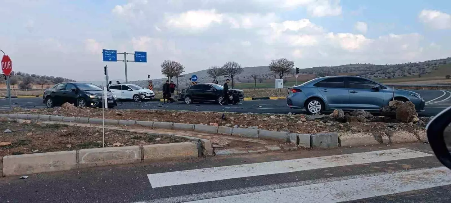 Mardin'de pek çok aracın karıştığı trafik kazası