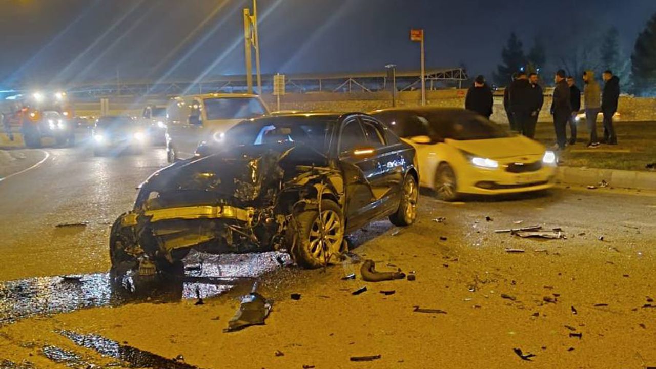 Batman’da gerçekleşen kaza sonucunda 2 kişi yaralı.