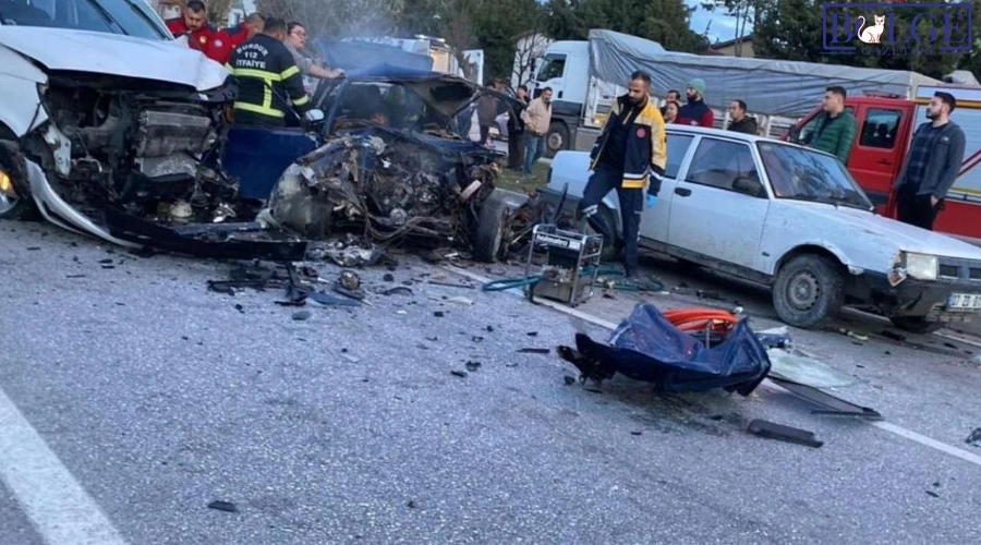 Burdur'da Zincirleme Kaza: Van'dan 3 Kişi Can verdi