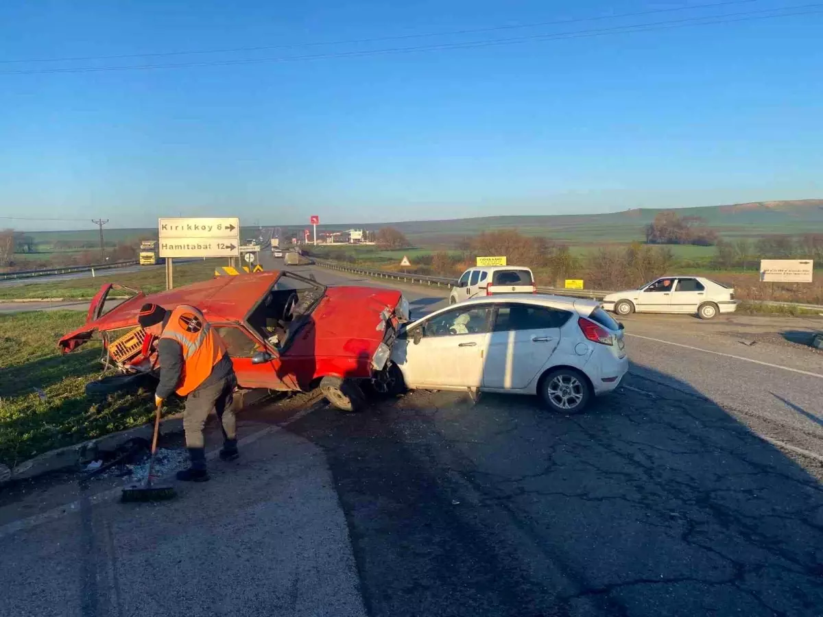 Lüleburgaz'da Kaza: İki Kişi Yaralandı