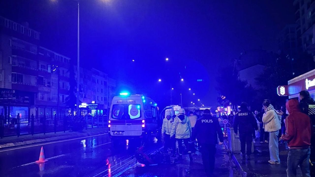 Trabzon'da trafik ışığında meydana gelen kaza sonucu motosiklet sürücüsü öldü.