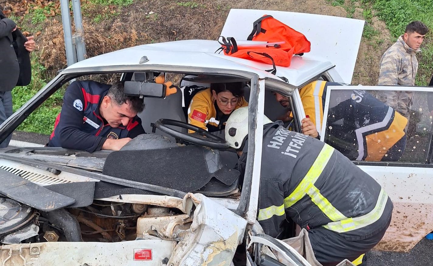 Altınözü’nde meydana gelen trafik kazasında 2 kişi yaralandı.