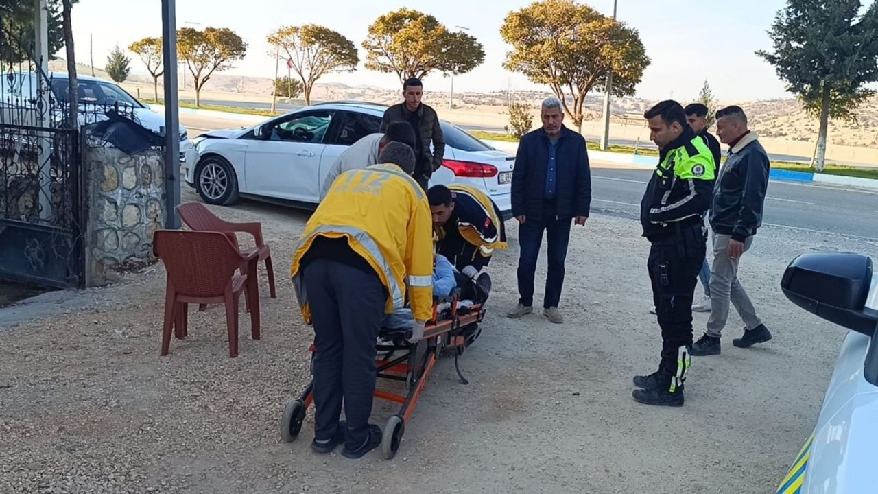 Besni'de meydana gelen iki trafik kazasında toplam 6 kişi yaralandı.