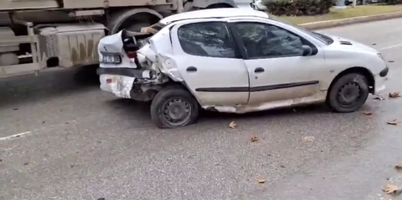 Elazığ’daki Kaza Sonucu 2 Kişi Yaralandı