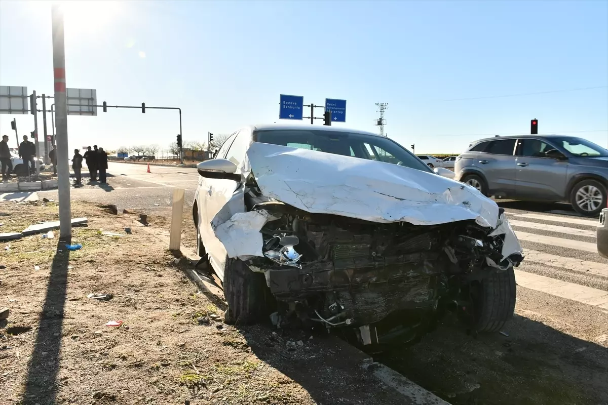 Adıyaman'da Meydana Gelen Kaza: 6 Kişi Yaralandı