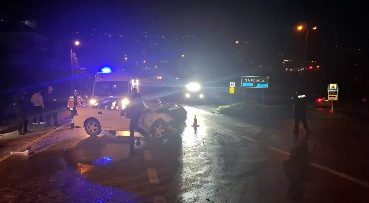 Sapanca'da trafik kazasında 6 kişi yaralandı.