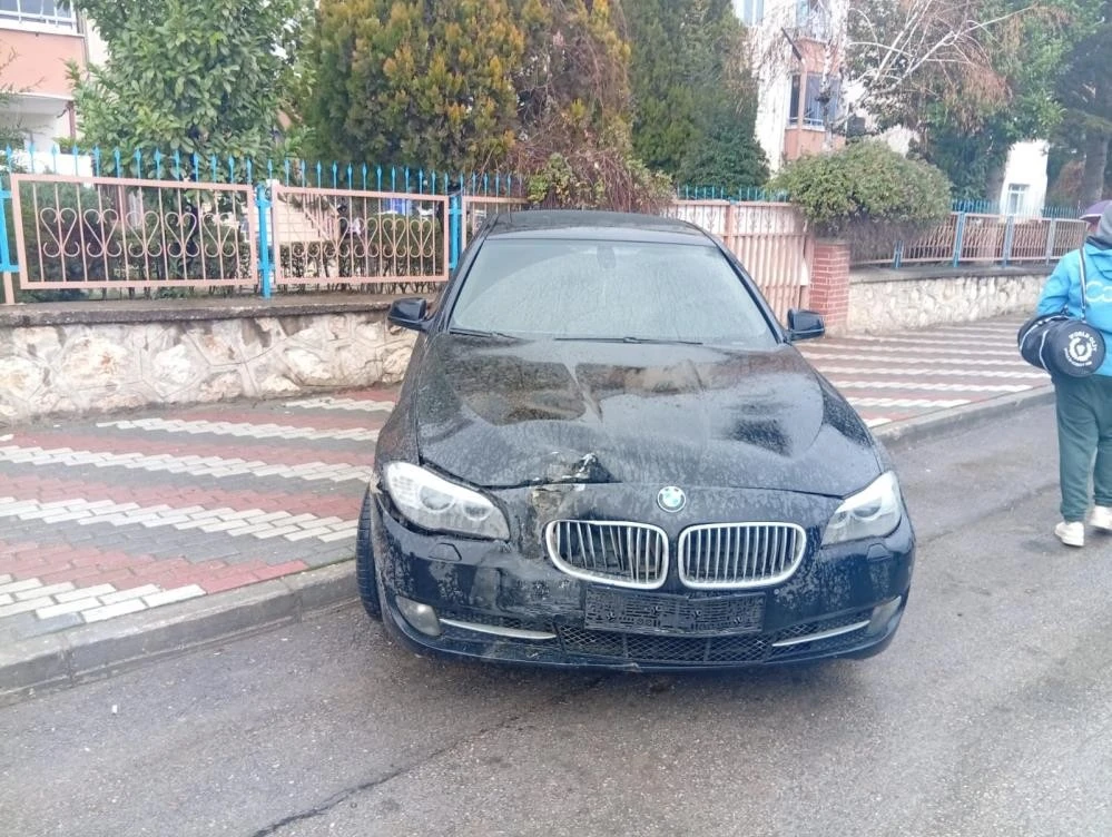 Trafik kazasında 2 kişi yaralandı, Bursa'da oldu.