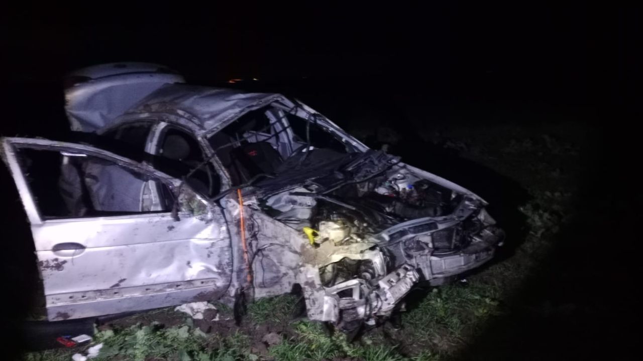 Balıkesir'de trafik kazasında bir kişi hayatını kaybetti, bir kişi ağır yaralandı.