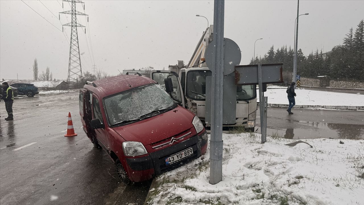 Kütahya'da kaza: 4 kişi yaralı!