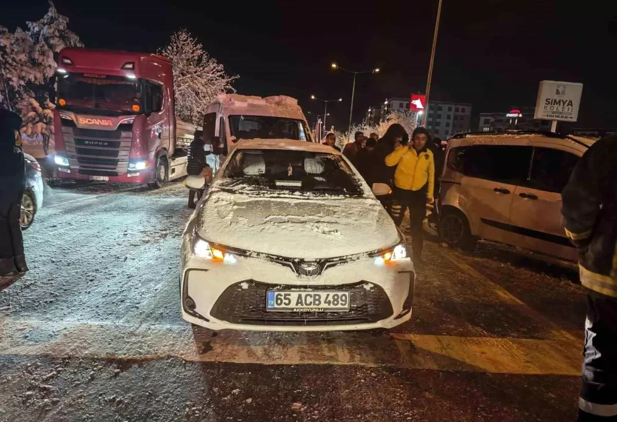 Van'da trafik kazası sonucu yaralanan 4 kişi var.