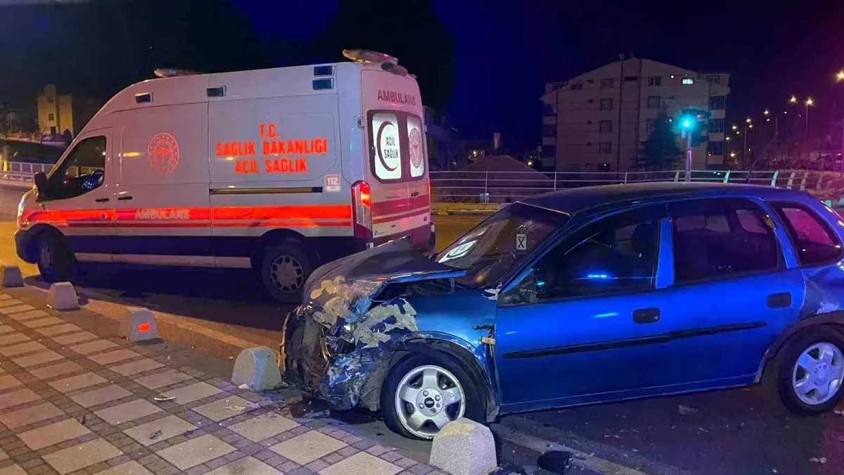 Karaman'da Trafik Kazasında 3 Kişi Yaralandı