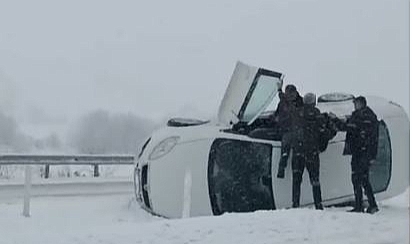 Niksar-Tokat Yolunda Kar Yağışı Trafik Kazasına Sebep Oldu - SON DURUM
