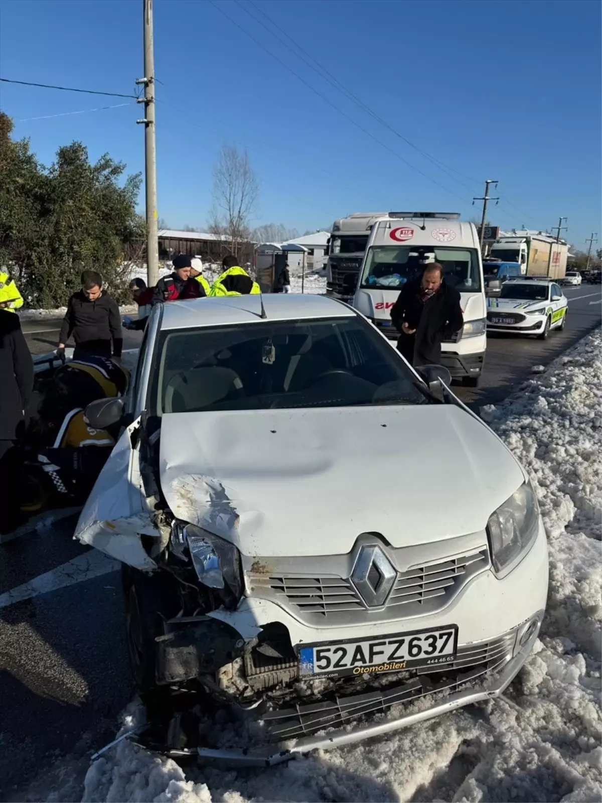 Çarşamba günü trafik kazası sonucu 4 kişi yaralandı.