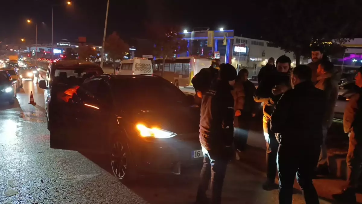 İnegöl'de Trafik Kazası: 3 Kişi Yaralandı