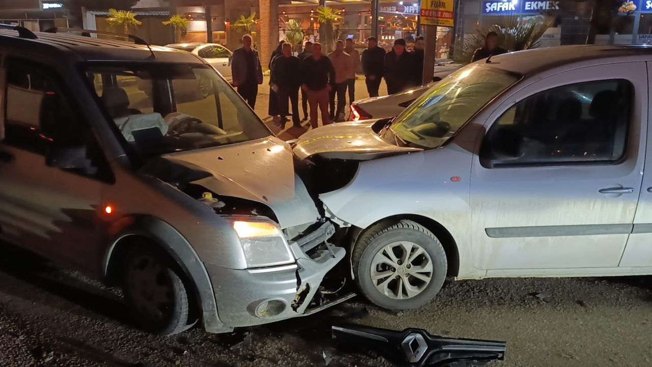 İnegöl'de Trafik Kazasında İki Araç Kaza Yaptı