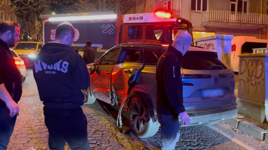 Kaza yaptıktan sonra "eşimle tartıştım" diyerek arabayı terk etti.