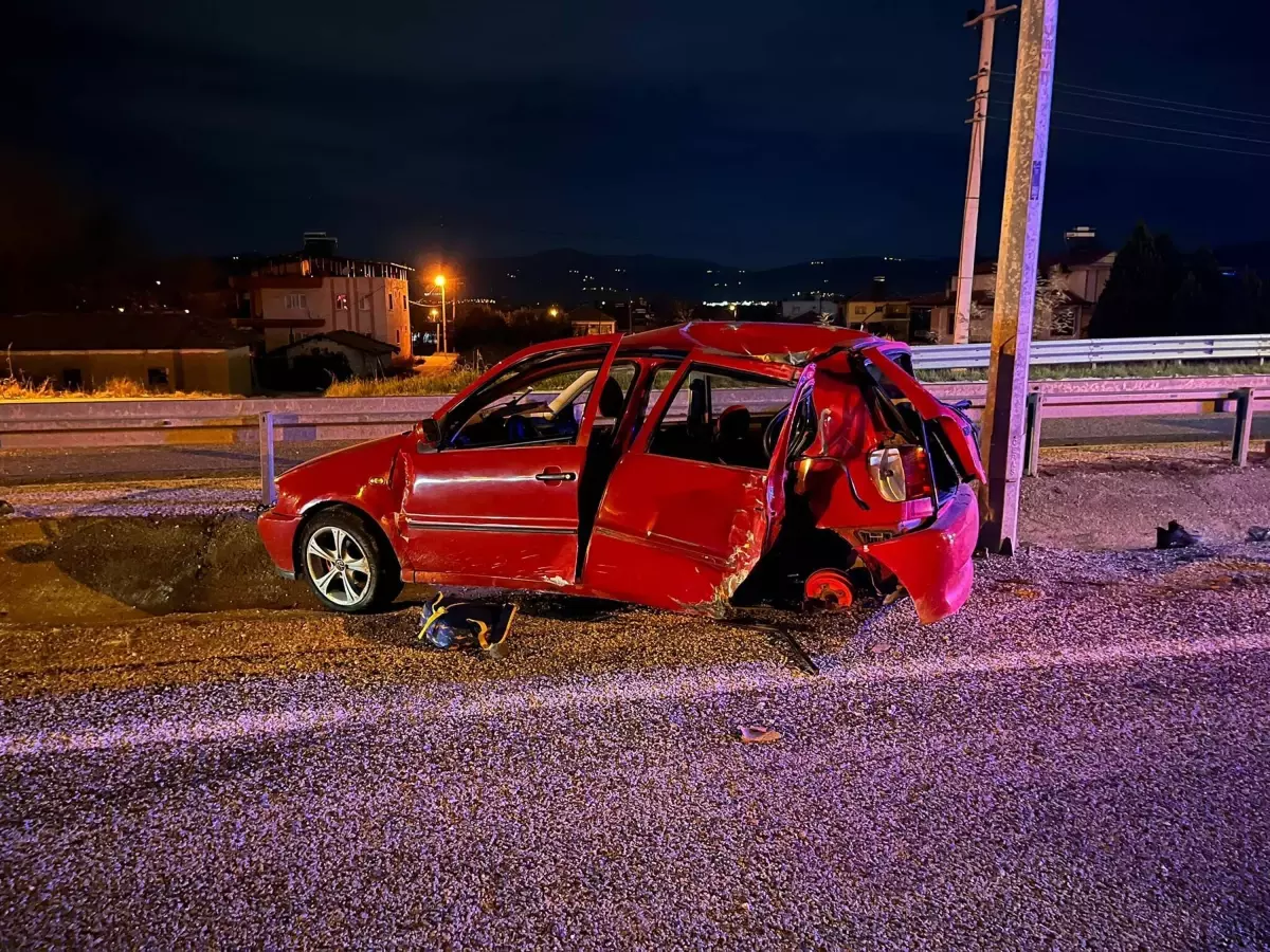 Manisa'da Baba ile Oğul Trafik Kazasında Öldü