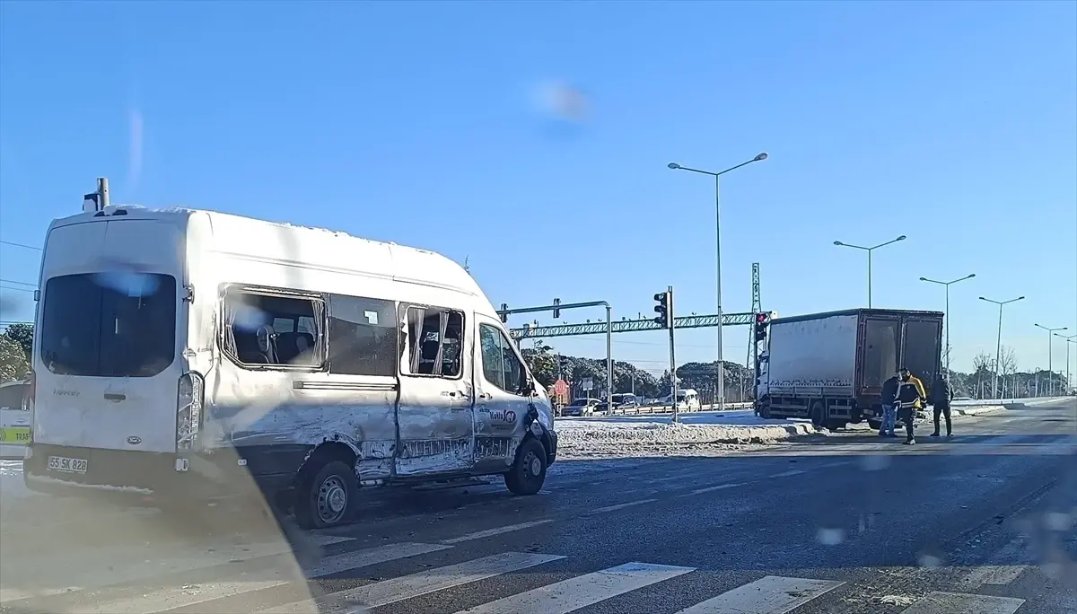 Samsun'da trafik kazası sonucu 6 kişi yaralandı.
