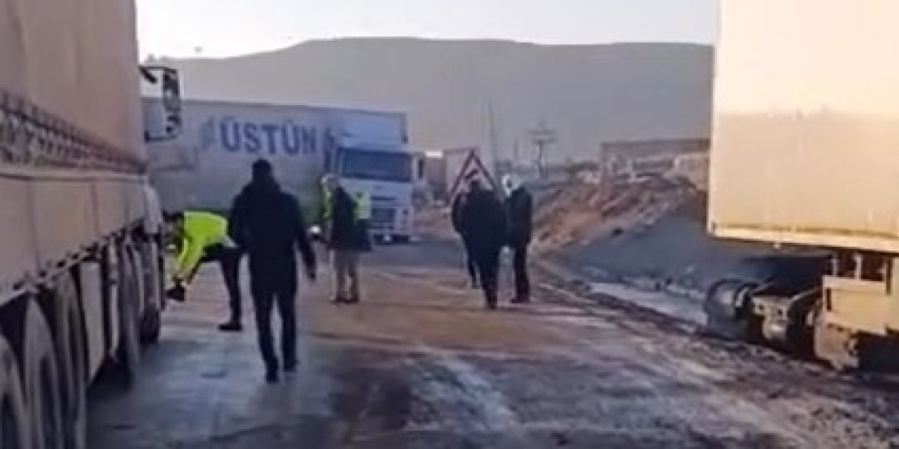 Cizre'de Görünmeyen Buzlanma Nedeniyle Kaza Meydana Geldi