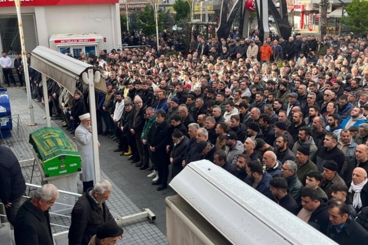Muhtar trafik kazasında vefat etti, cenazesi defnedildi.