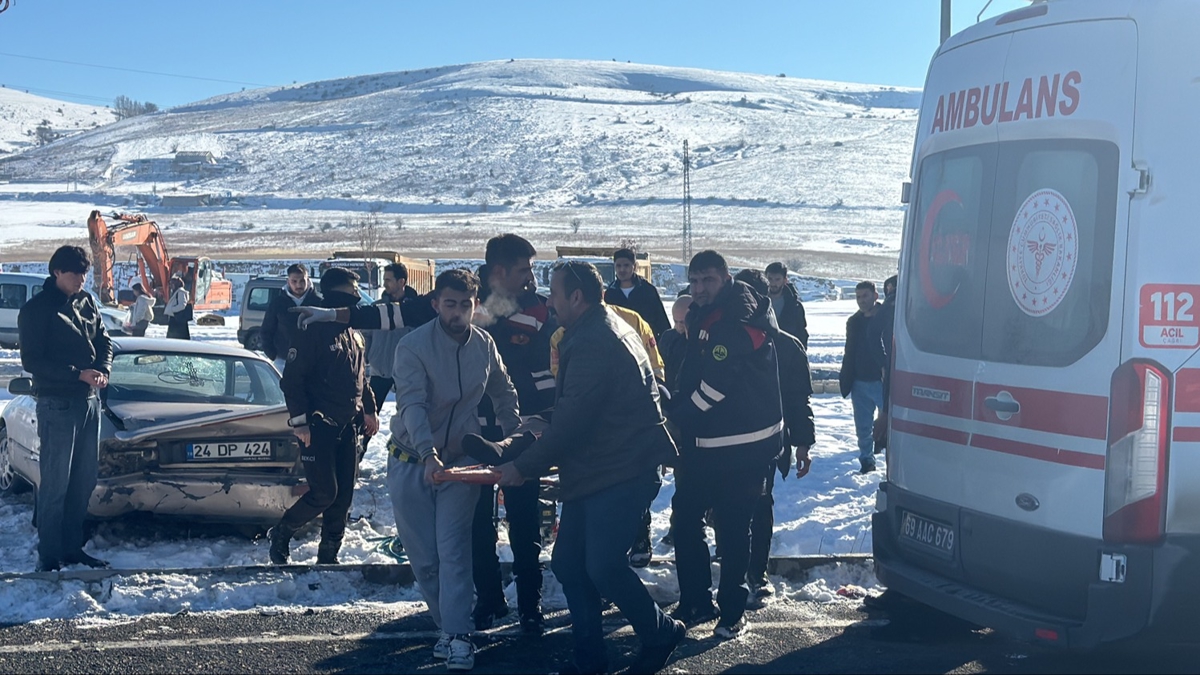 Bayburt'ta ardı ardına trafik kazası: 7 kişi yaralandı - STAR