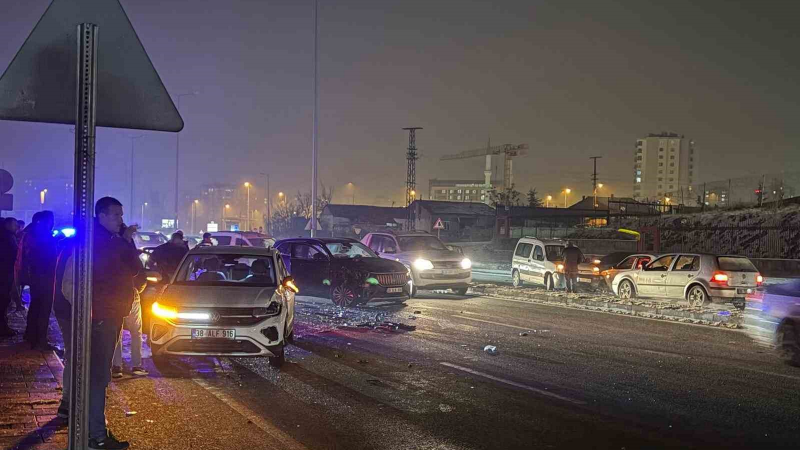 Kaza anında elektrikler kesildi: Ardı ardına kazalar oldu.