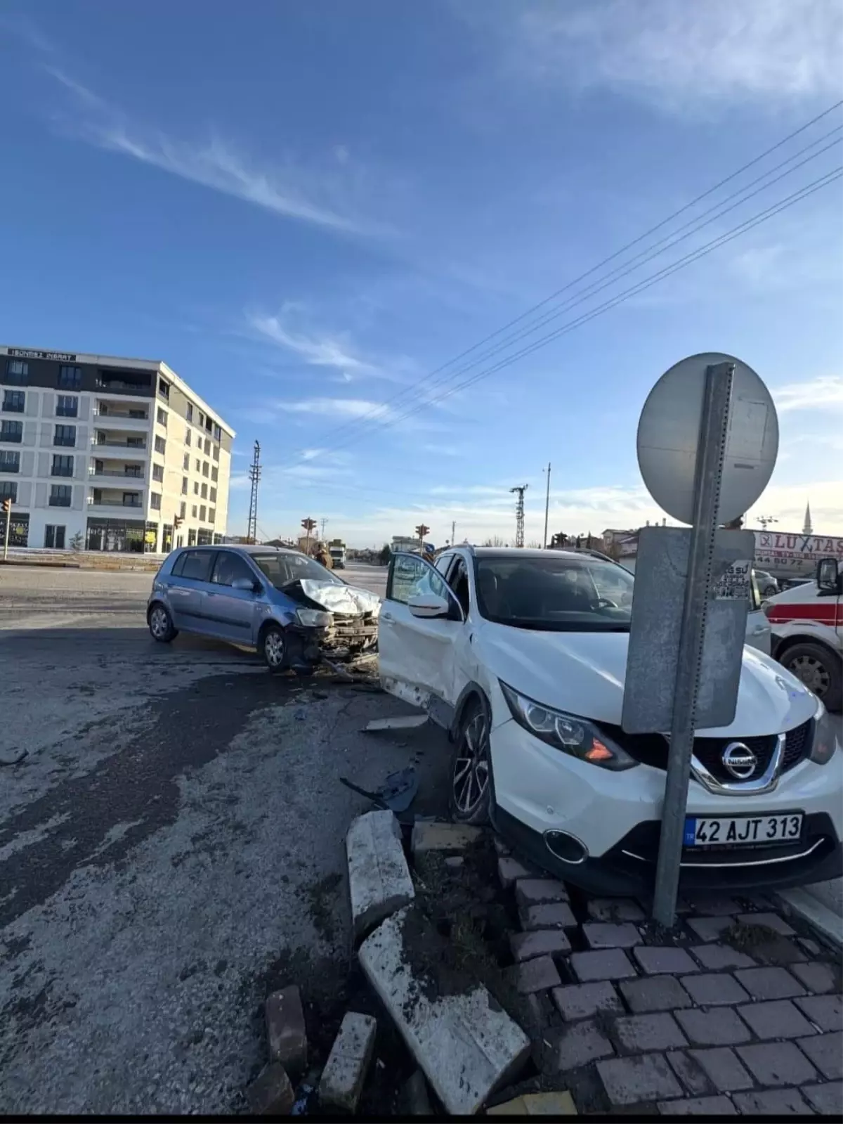 Karapınar'da Kaza: Yaralanan 3 Kişi