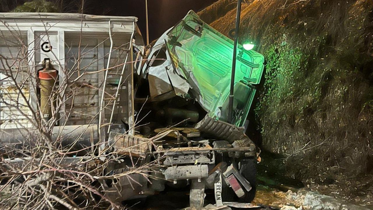 Yozgat'ta Sabahleyin Trafik Kazası: 1 Kişi Ciddi Şekilde Yaralandı