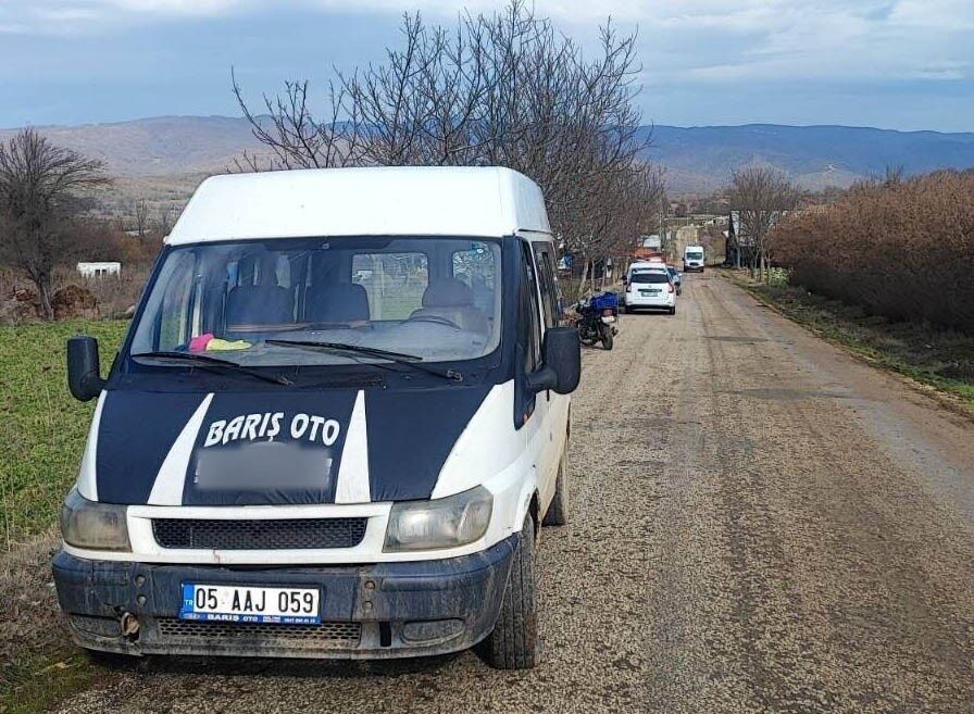 Bilecik'te gerçekleşen trafik kazasında 2 kişi yaralandı.