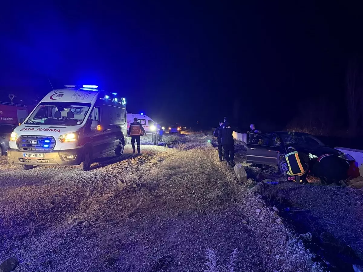 Hisarcık'ta Trafik Kazası: 2 Kişi Yaralandı