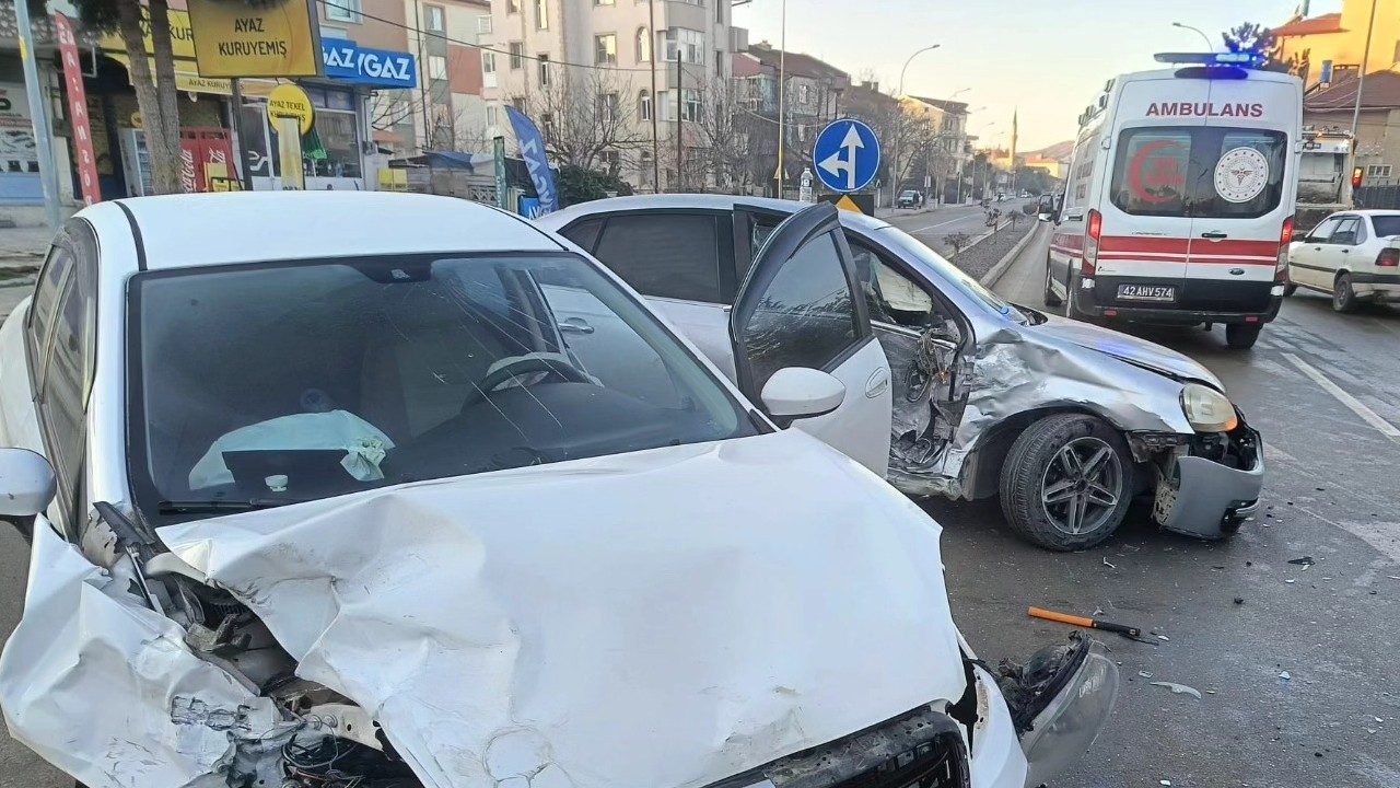 Ilgın'da trafik kazasında 1 kişi yaralandı.